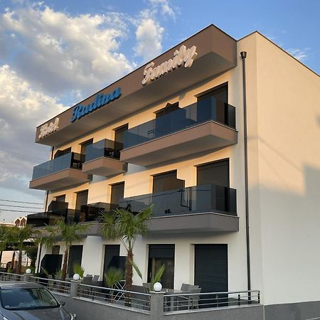 Апарт отель Radina Family Kallithea  Экстерьер фото